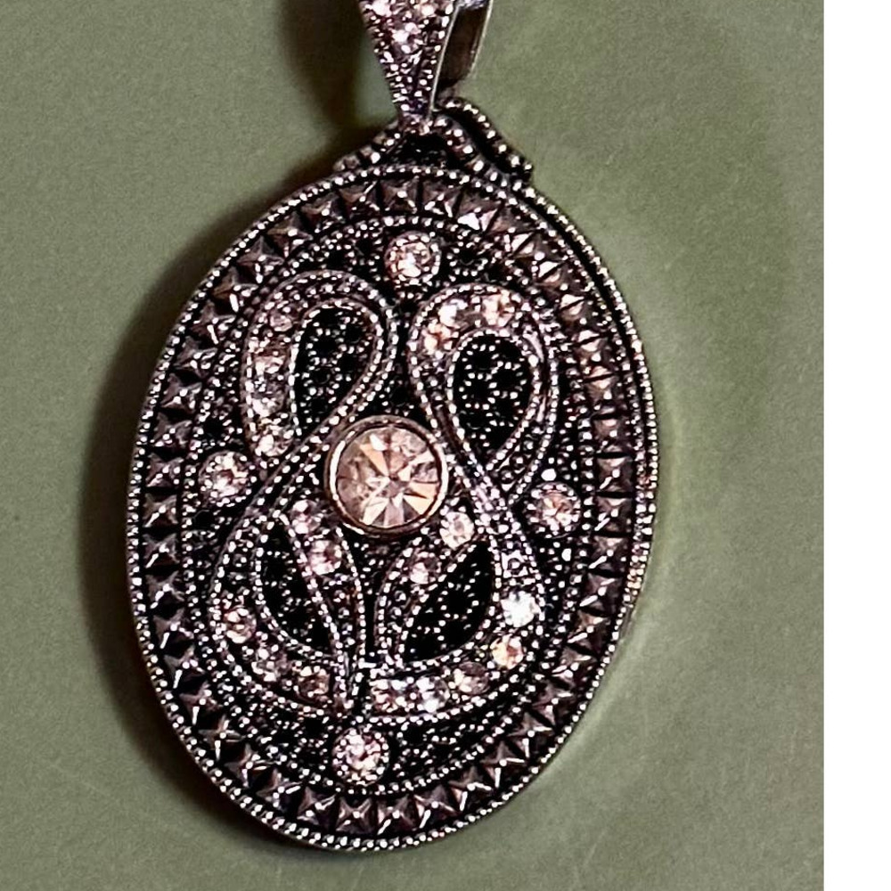 Vintage Lia Sophia Pendant
